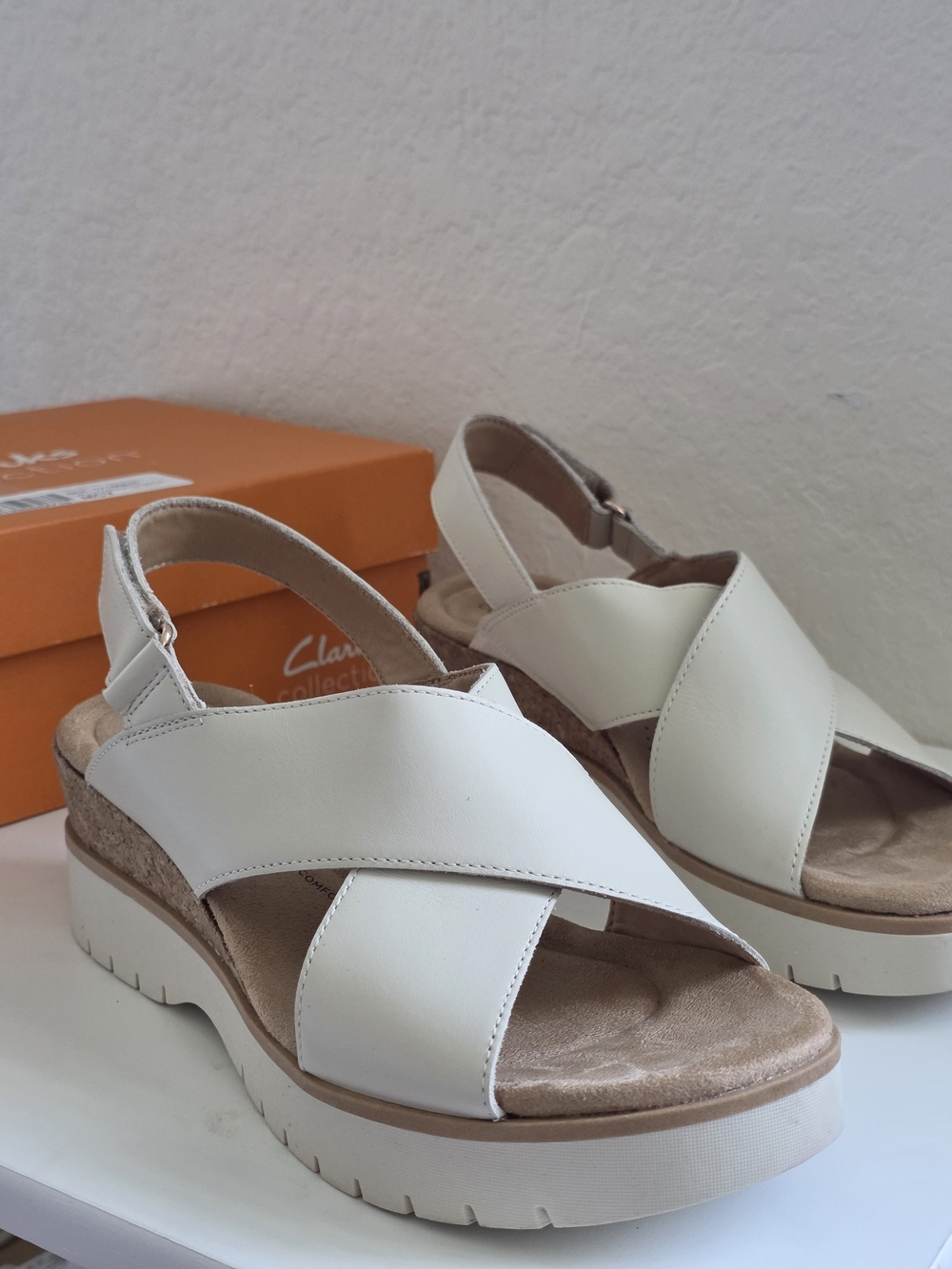 Clarks Women's White Cross-Strap Cork Wedge Sandal Diaz Cross Round  Size 7